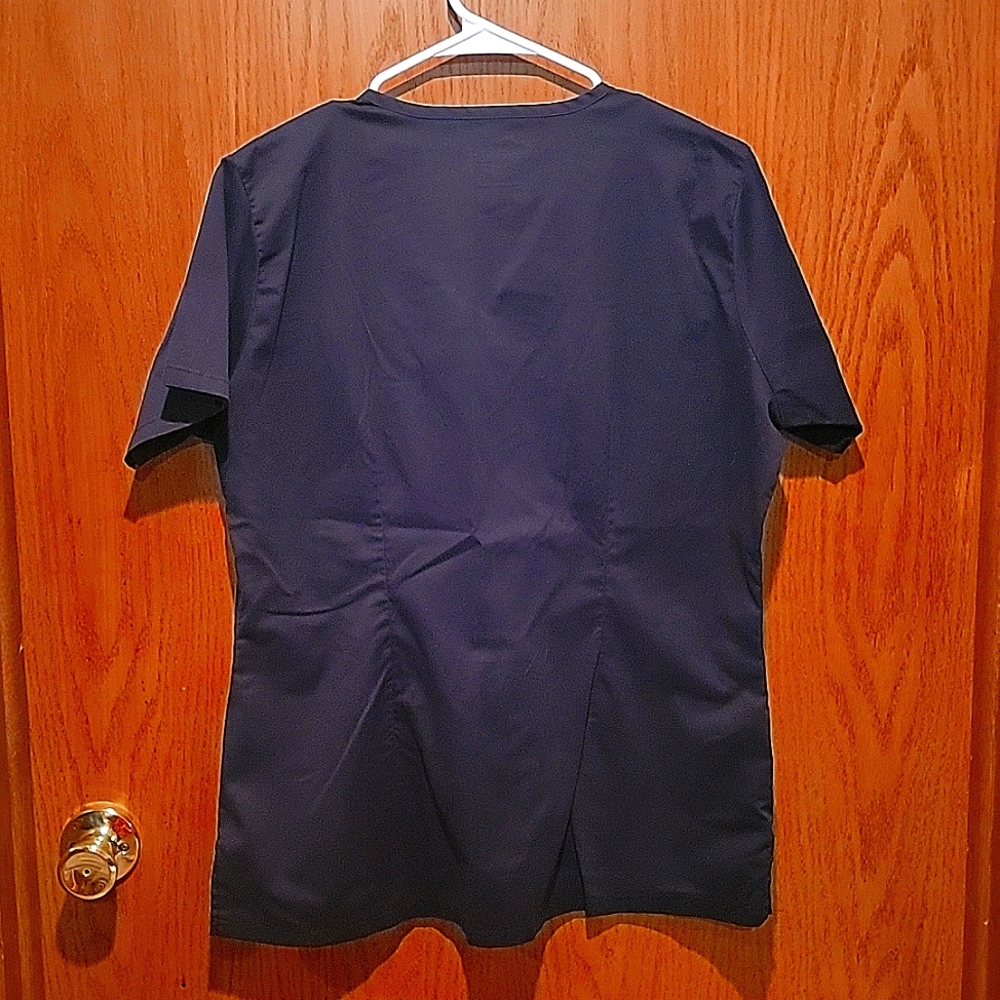 Buttersoft Scrub Top - Picture 3 of 3